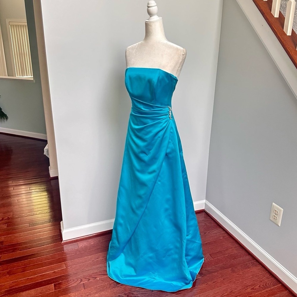David's Bridal Satin Malibu Blue Elegant Formal Strapless Gown NWT
